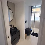 Luxe In Het Centrum Met Gratis Parkeerplek! Apartamento Málaga