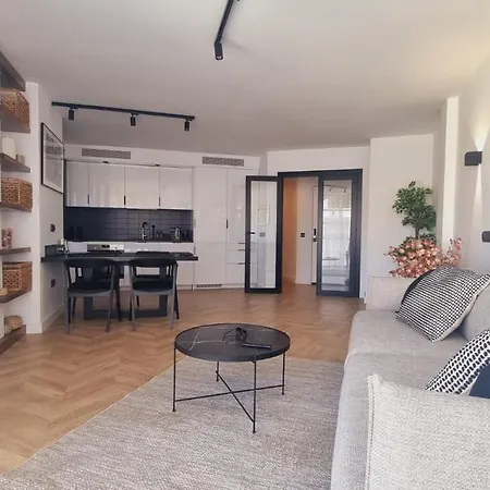 Apartamento Luxe In Het Centrum Met Gratis Parkeerplek! Málaga